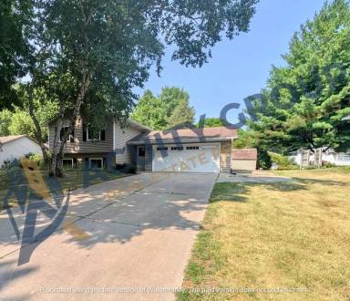Main picture of 10207 Pilgrim Ln N
