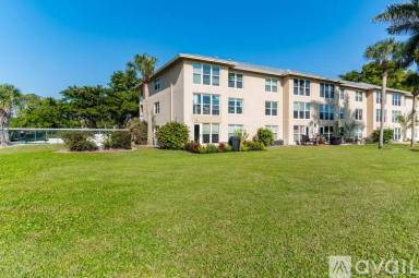 Main picture of 100 Valley Stream Dr