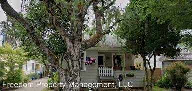 Main picture of 560 14th St NE