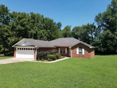 Main picture of 18 Fairbrook Ln