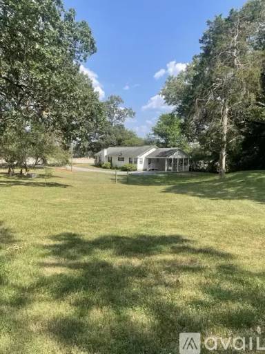 Main picture of 330 Mansfield Rd NE