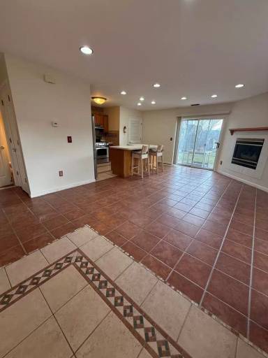 Main picture of 612 Crab Apple Ln