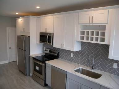 Main picture of 23 E Union St