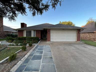 Main picture of 915 Baldwin Dr
