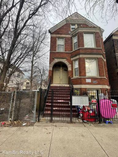 Main picture of 4451 S Wood St