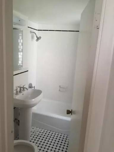 Main picture of 5 E 86th St