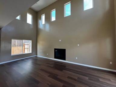 Main picture of 701 Star Ct