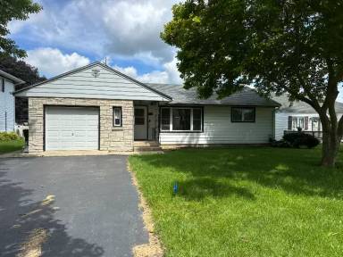 Main picture of 421 W South St