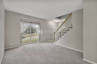 Main picture of 15123 Meredith Ave