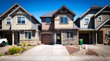Main picture of 2445 25th Ave