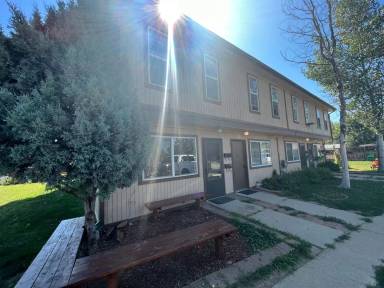 Main picture of 802 Excalibur St