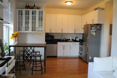 Main picture of 483 Beacon St