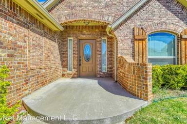 Main picture of 5105 SW 122nd Ter