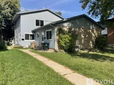 Main picture of 2838 Moland St