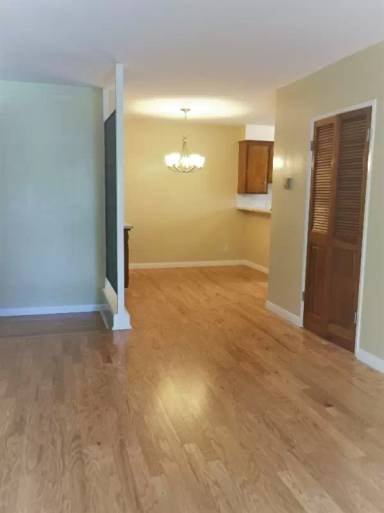 Main picture of 10961 Palms Blvd