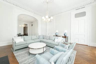 Main picture of 1 E Battery St