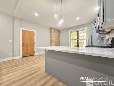 Main picture of 428-438 W Belden Ave