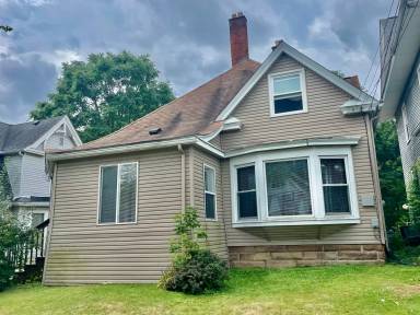 Main picture of 449 1/2 W Main St