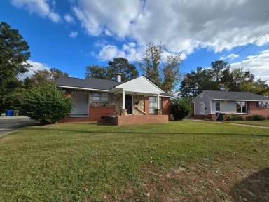 Main picture of 479 McBain Dr