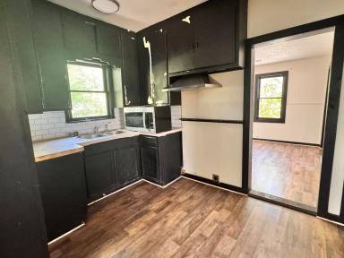 Main picture of 111 8th Ave NE