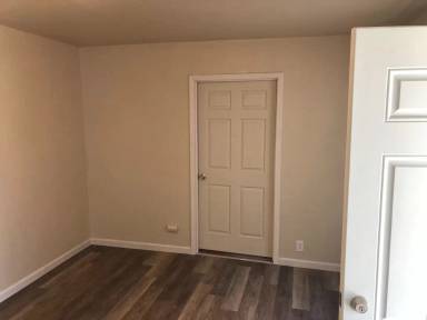 Main picture of 320 E Front St