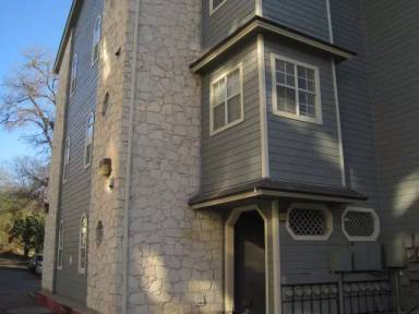 Main picture of 3111 Tom Green St