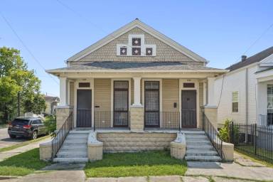 Main picture of 2437 Milan St