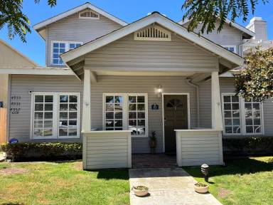 Main picture of 4929 Brighton Ave