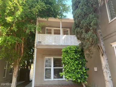 Main picture of 412 N Doheny Dr