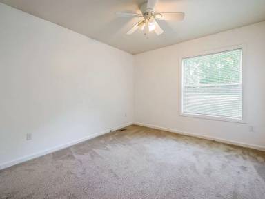 Main picture of 49 Oakhill St