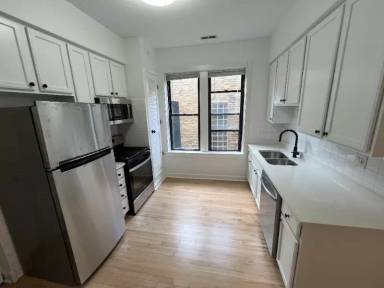 Main picture of 1320 N Wicker Park Ave
