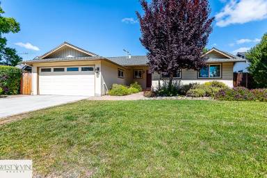 Main picture of 202 Warwick Dr
