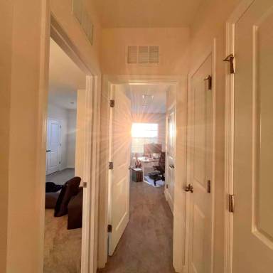 Main picture of 5687 English Oak Ln