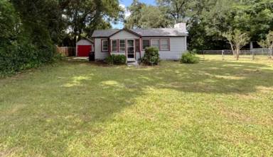 Main picture of 2701 E Pine St