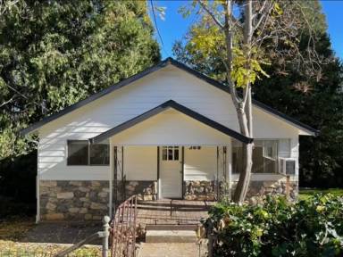 Main picture of 309 Columbia Ave