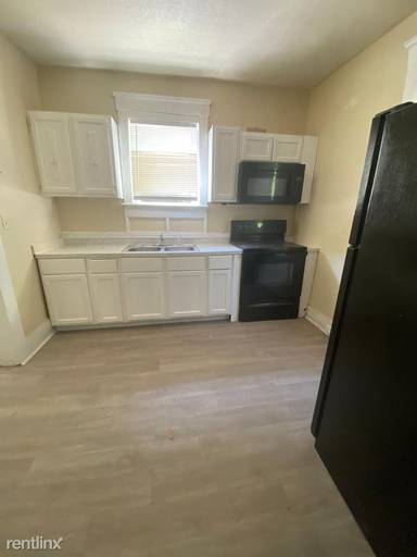Main picture of 1672 W 2nd St