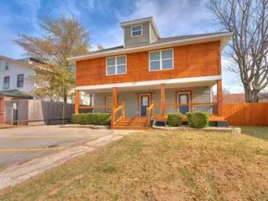 Main picture of 537 S University Blvd