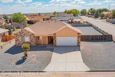 Main picture of 7304 Syr Dr NE