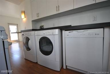 Main picture of 7615 Harding Ave