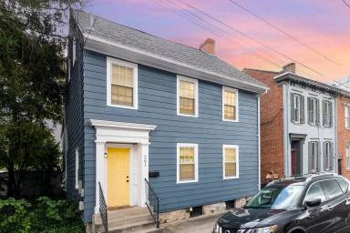 Main picture of 261 S Hanover St