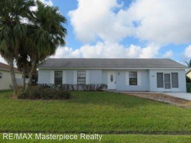 Main picture of 554 SW Lakehurst Dr