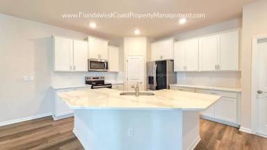 Main picture of 687 157th Ct E