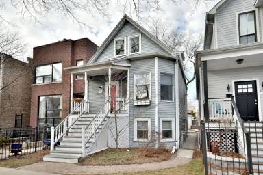Main picture of 1910 W Wellington Ave