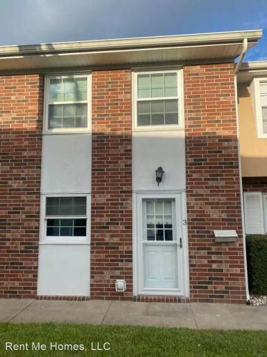 Main picture of 2200 S Palmetto Ave