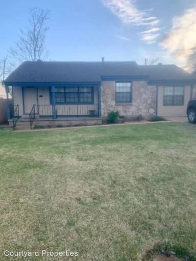 Main picture of 412 E Rose Dr