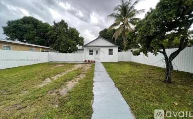 Main picture of 1062 NW 25th St