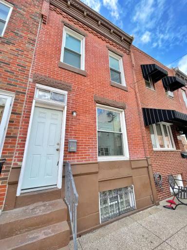 Main picture of 2628 S Chadwick St