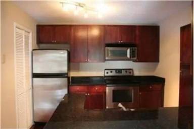 Main picture of Lenox Road