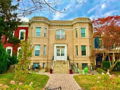 Main picture of 634 N Carolina Ave SE