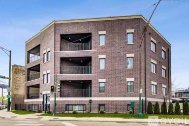 Main picture of 3134 N Kedzie Ave